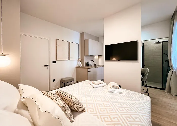 Amoremore - Brand New, Modern And Luxury In 아파트 *