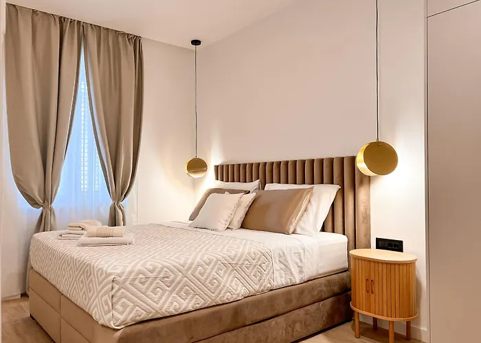 Amoremore - Brand New, Modern And Luxury In 아파트 *