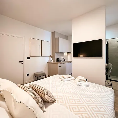 Amoremore - Brand New, Modern And Luxury In דירה *